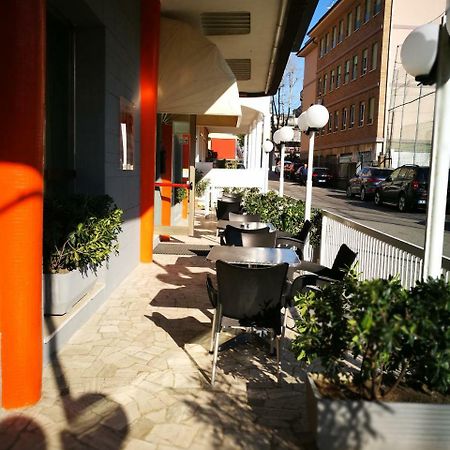 Hotel Riviera Римини Экстерьер фото