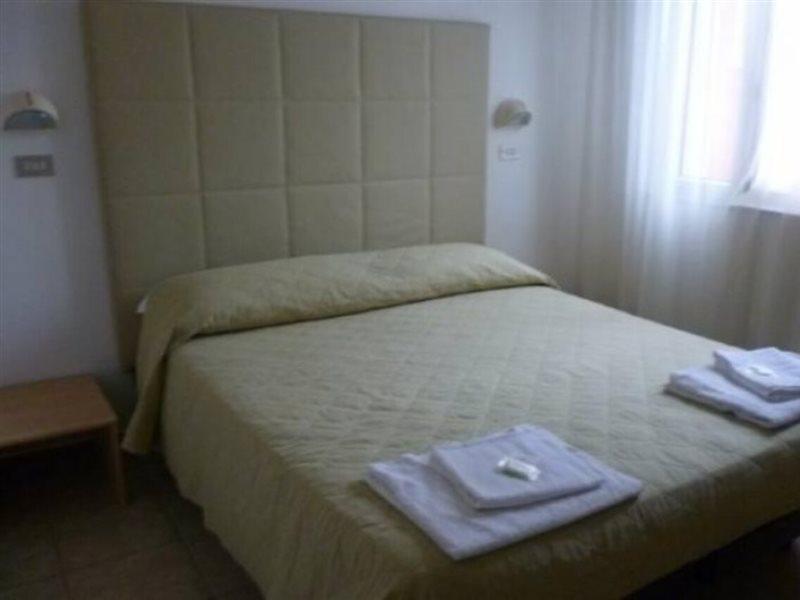 Hotel Riviera Римини Экстерьер фото