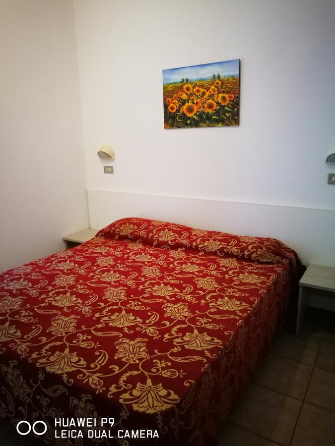 Hotel Riviera Римини Экстерьер фото