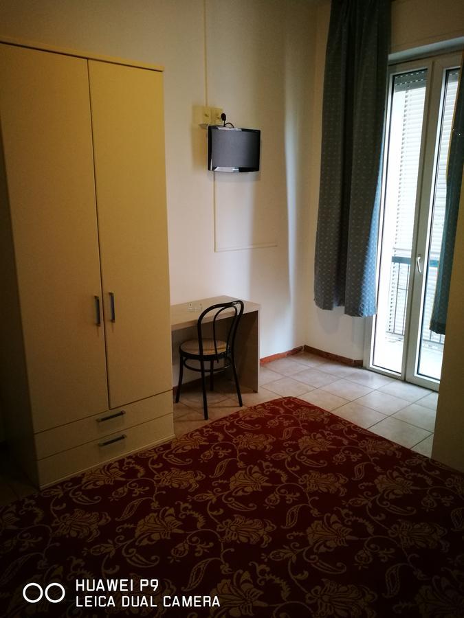 Hotel Riviera Римини Экстерьер фото