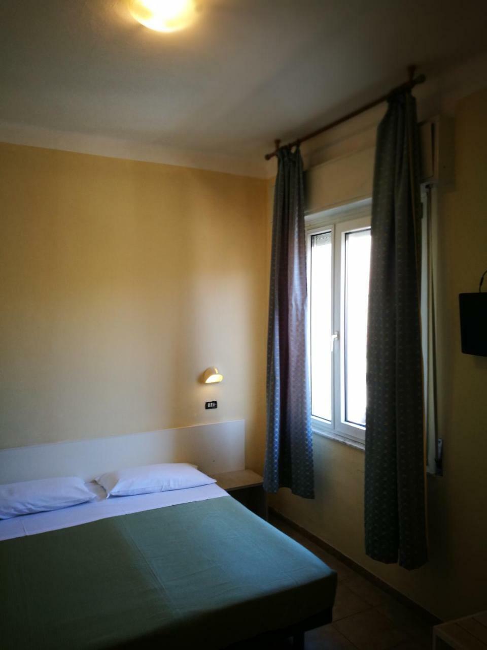 Hotel Riviera Римини Экстерьер фото